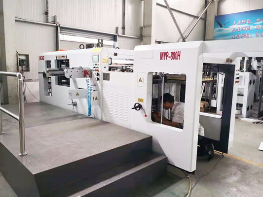 Karton Kağıt Kalınlığı 120-1500gsm Çıkış için Köşeleri Kesme ve Kırma Fonksiyonu ile Otomatik Pencere Yama Makinesi